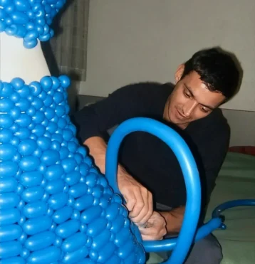Polino Sculpteur de ballons a Paris