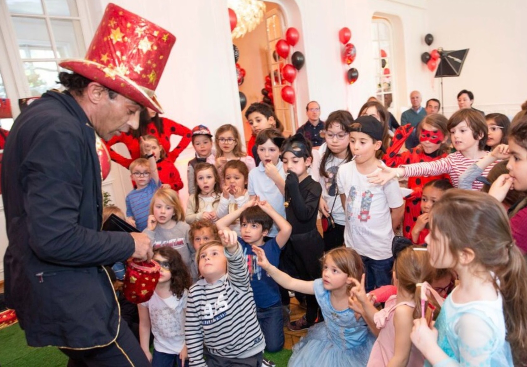 Magicien à Vaucresson pour anniversaire enfants