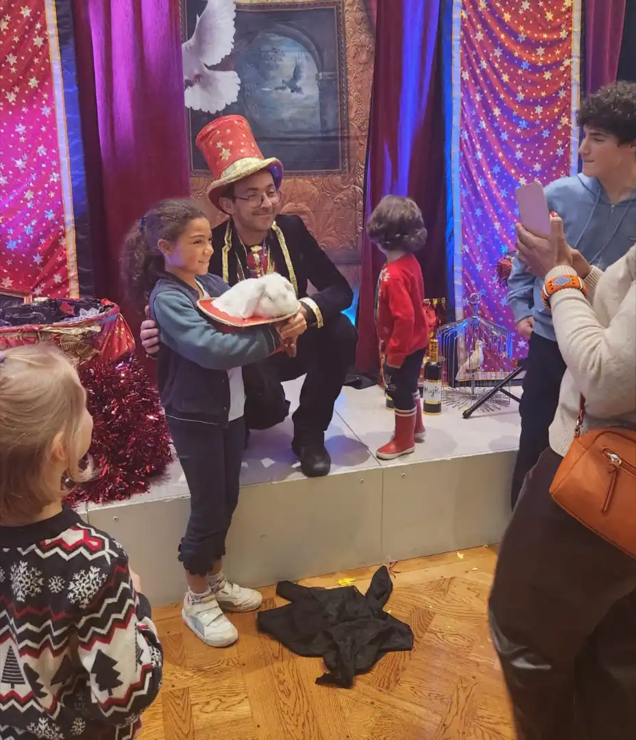Magicien avec lapin