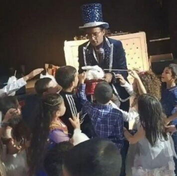 Magicien mariage avec colombes et lapin à Ville-d'Avray